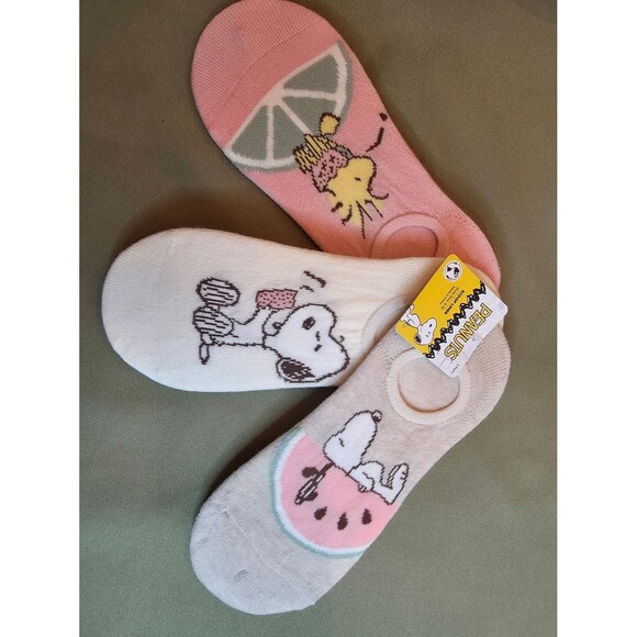 Peanuts Other - NWT Peanuts Women's multi 3 pack Socks